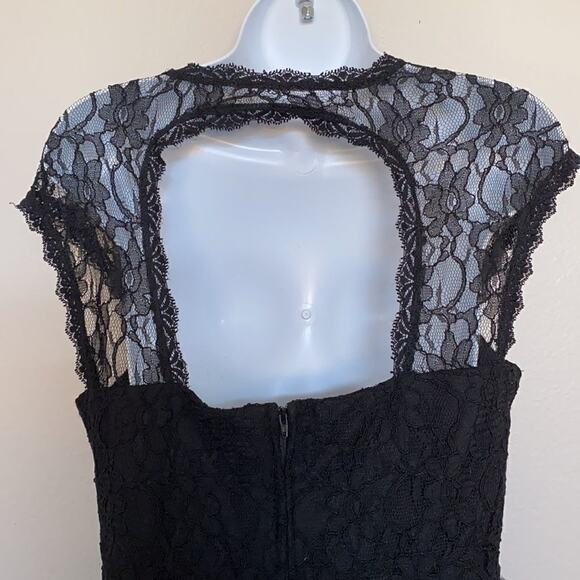 Windsor Black Lace Dress Sleeveless and Backless Size 11/12 - Picture 4 of 12